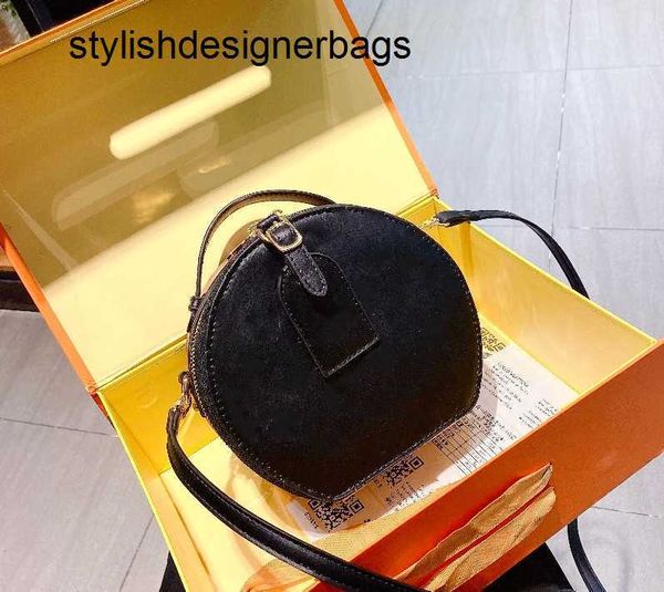 niche brand luxury design round one shoulder crossbody bag 2022 fashion rounded bags versatile printed rounding cake bag women's handba
niche brand luxury design round one shoulder crossbody bag 2022 fashion rounded bags versatile printed rounding cake bag women's handba