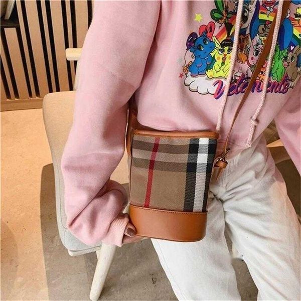 same evening tote designer with burbrerys women handbags bags the online new grid pattern womens fashionable versatile simple single shoulde
same evening tote designer with burbrerys women handbags bags the online new grid pattern womens fashionable versatile simple single shoulde
