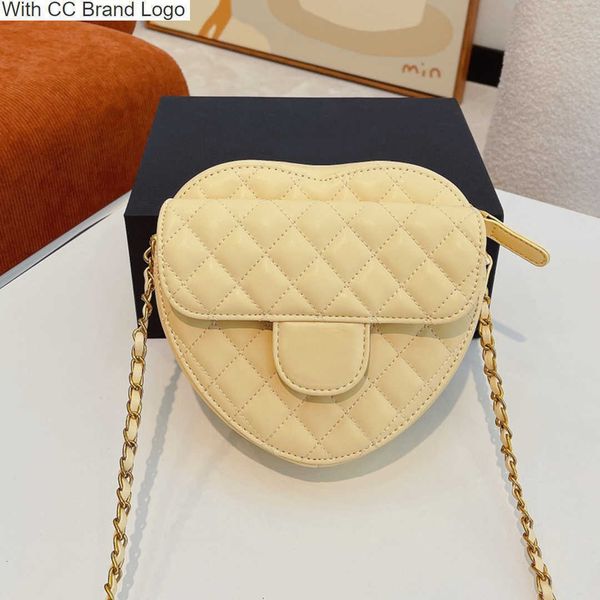 luxury cc shoulder bags 22ss france designer heart love style shoulder bags quilted matelasse chain crossbody bag gold hardware mini outdoor
luxury cc shoulder bags 22ss france designer heart love style shoulder bags quilted matelasse chain crossbody bag gold hardware mini outdoor