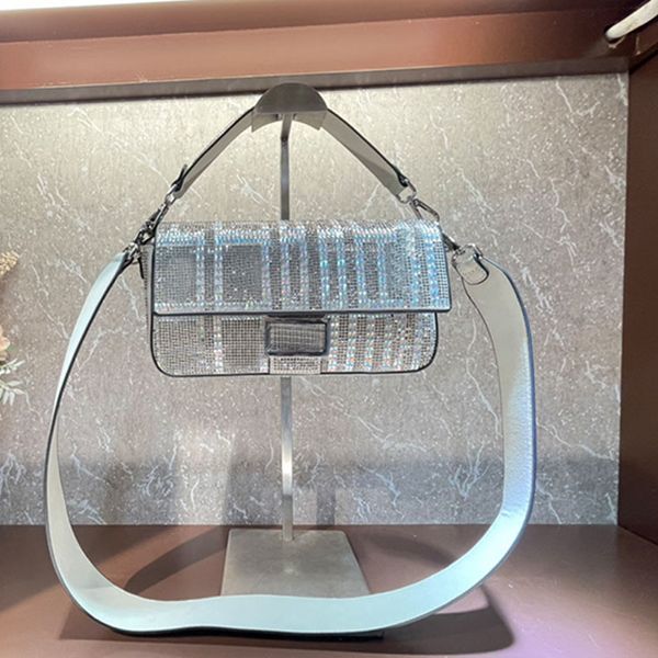 blingbling crystal staff bags women totes bag baguette handbags fashion hardware letter magnetic buckle silk lining interior zipper pocket d
blingbling crystal staff bags women totes bag baguette handbags fashion hardware letter magnetic buckle silk lining interior zipper pocket d