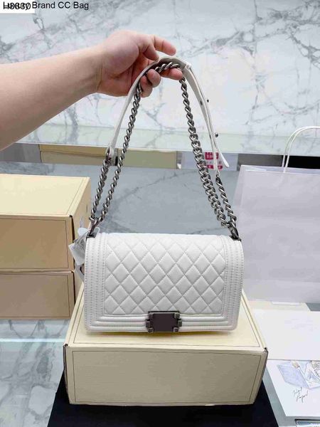 cc cross body new mama bag mom classic diamond lattice combines high-end in one original gold hardware version is super soft high-end design
cc cross body new mama bag mom classic diamond lattice combines high-end in one original gold hardware version is super soft high-end design