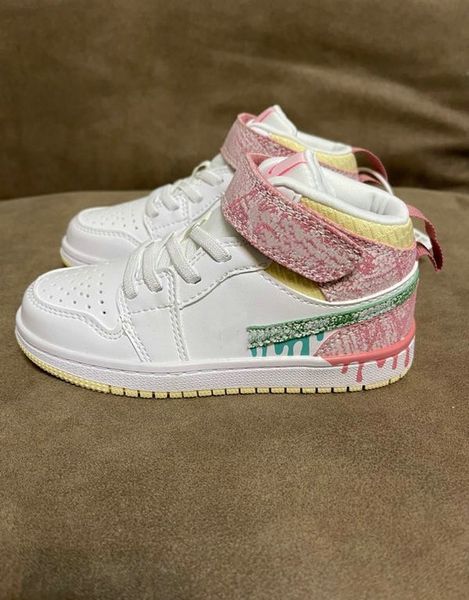 2023 velcro brand name basketball shoes for kids jumpman 1 1s 1 mid paint drip sneakers classic youth shoes designer
2023 velcro brand name basketball shoes for kids jumpman 1 1s 1 mid paint drip sneakers classic youth shoes designer