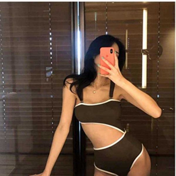 swimsuit ladies conservative cutout covering belly thin spring one piece, White;black
swimsuit ladies conservative cutout covering belly thin spring one piece, White;black