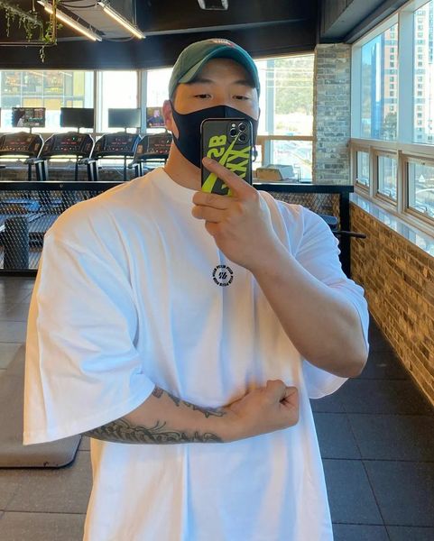 men's tshirts men casual oversized short sleeves cotton t shirt gym fitness male training workout cotton tees fashion clothes 230223, White;black
men's tshirts men casual oversized short sleeves cotton t shirt gym fitness male training workout cotton tees fashion clothes 230223, White;black