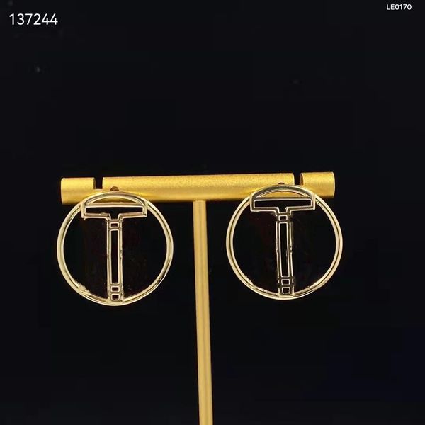 2022 new fashion womens big circle simple earrings hoop earrings for woman 159753, Golden;silver
2022 new fashion womens big circle simple earrings hoop earrings for woman 159753, Golden;silver