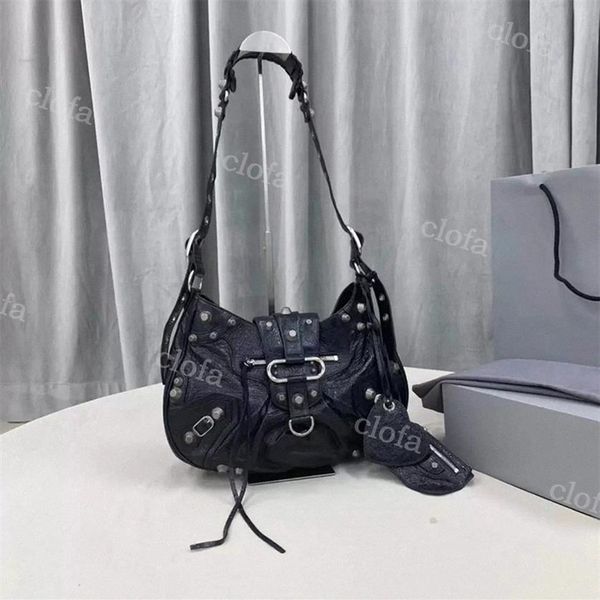 designer bag 2022 women handbags classic motorcycle bags element design rivet leather half crescent le cagole saddle single shoulder diagona
designer bag 2022 women handbags classic motorcycle bags element design rivet leather half crescent le cagole saddle single shoulder diagona