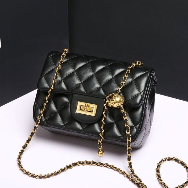 2023 new designer bag shoulder bag rhombic lattice plain crossbody bag for women versatile occasssions fashion bags
2023 new designer bag shoulder bag rhombic lattice plain crossbody bag for women versatile occasssions fashion bags