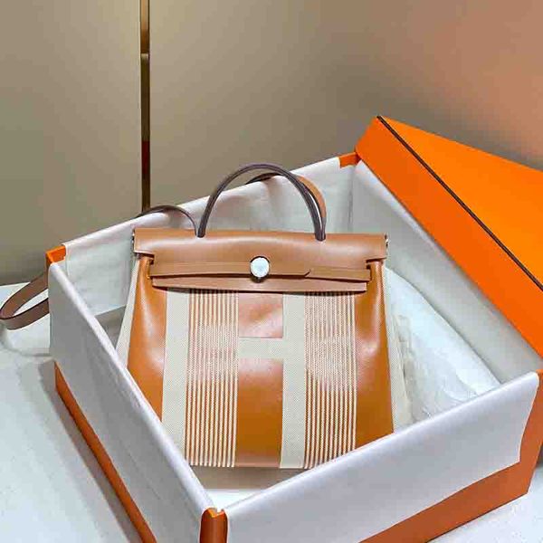 herbag designer bag zip luxury series 31cm retourne pegase pop pegasus silver buckle canvas and leather handbag one shoulder cross body bag
herbag designer bag zip luxury series 31cm retourne pegase pop pegasus silver buckle canvas and leather handbag one shoulder cross body bag