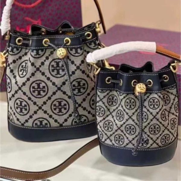 1pcs bags for women 49%off women's tote classic handbag messenger handbags female fashion
1pcs bags for women 49%off women's tote classic handbag messenger handbags female fashion