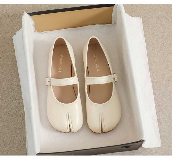 new dress shoes leather split toe flat shoes woman mary janes tabi ninja flats female cozy dress shoes ankle belt moccasins, Black
new dress shoes leather split toe flat shoes woman mary janes tabi ninja flats female cozy dress shoes ankle belt moccasins, Black