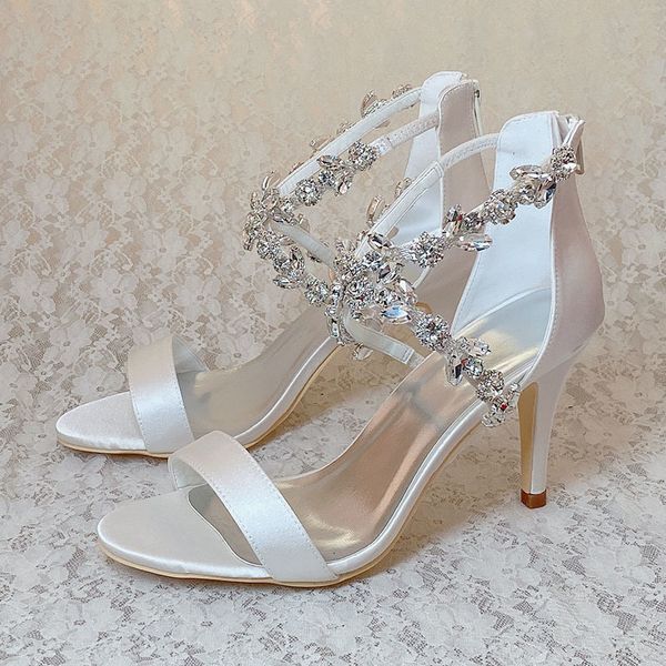 sandals lure 22 colors white diamond thin heel pumps bride wedding 9cm 230223, Black
sandals lure 22 colors white diamond thin heel pumps bride wedding 9cm 230223, Black
