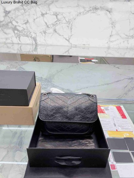 cc cross body 2023 senior designer bag fashion handbag leather stray high-capacity package high-end designer bags large capacity size 22 cm
cc cross body 2023 senior designer bag fashion handbag leather stray high-capacity package high-end designer bags large capacity size 22 cm