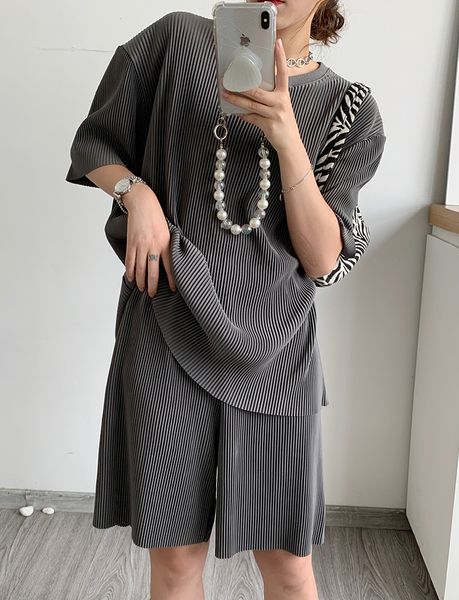 women s two piece pants textured sports suit female summer ins short slim vest high waist casual shorts fitness running yoga 230223, White
women s two piece pants textured sports suit female summer ins short slim vest high waist casual shorts fitness running yoga 230223, White