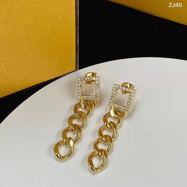 2022 new fashion womens big circle simple earrings hoop earrings for woman belt drill 1234, Golden;silver 
2022 new fashion womens big circle simple earrings hoop earrings for woman belt drill 1234, Golden;silver