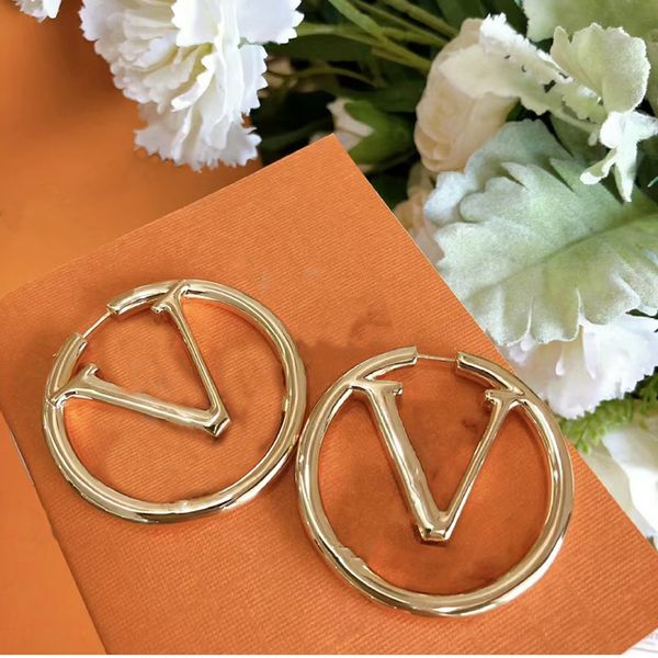 new fashion women hoop earrings designer earrings womens large diameter simple earrings suitable for womens highquality fadeless technolog, Golden;silver
new fashion women hoop earrings designer earrings womens large diameter simple earrings suitable for womens highquality fadeless technolog, Golden;silver