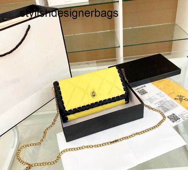 fashion handbags sheepskin caviar metal chain gold silver women handbag genuine leather bag flip cover diagonal messenger 48/23
fashion handbags sheepskin caviar metal chain gold silver women handbag genuine leather bag flip cover diagonal messenger 48/23