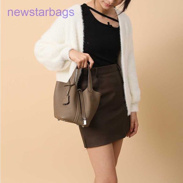 7a quality designer herme picotin lock bags for sale new high-quality cow leather hand-stitched wax thread vegetable basket bag wi
7a quality designer herme picotin lock bags for sale new high-quality cow leather hand-stitched wax thread vegetable basket bag wi