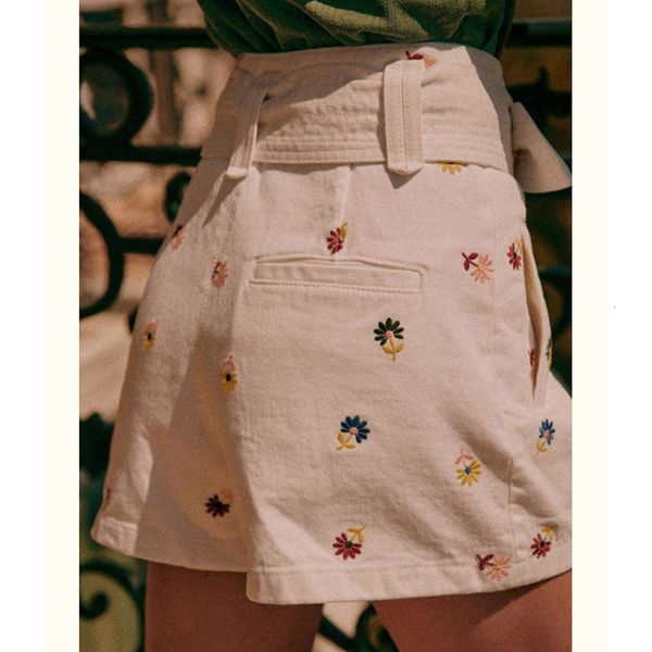 women's shorts aich mirror daisy embroidery print woman tall waist zipper pocket femme cotton pants casual classic lady bottoms 2023 23, White;black
women's shorts aich mirror daisy embroidery print woman tall waist zipper pocket femme cotton pants casual classic lady bottoms 2023 23, White;black
