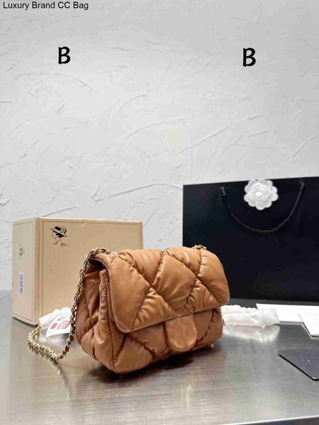 cc cross body ss23 embroidery fashion bag lattice cf unique and innovative design, multi-functional inclined shoulder bag
cc cross body ss23 embroidery fashion bag lattice cf unique and innovative design, multi-functional inclined shoulder bag