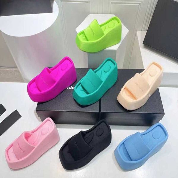 retailer summer slippers women new medium heel square sandals large simple slope outside shoes the beach slides, Black
retailer summer slippers women new medium heel square sandals large simple slope outside shoes the beach slides, Black
