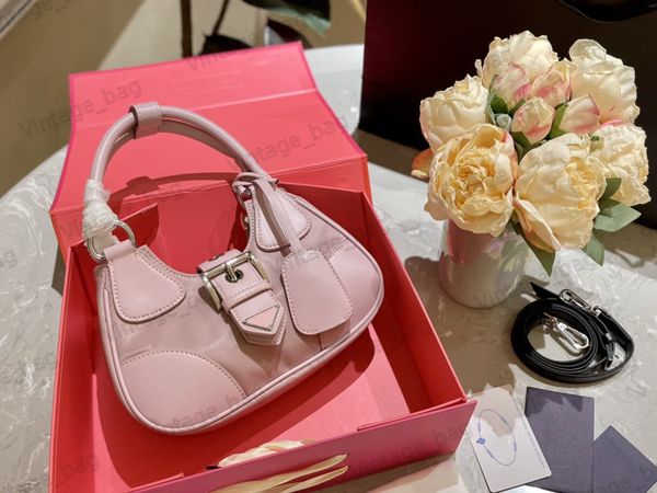 moon underarm bags re-nylon and leather handbag women handle shoulder crossbody bag designer large buckle with strap closure
moon underarm bags re-nylon and leather handbag women handle shoulder crossbody bag designer large buckle with strap closure
