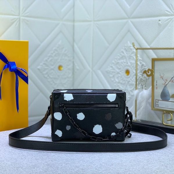 mini designer bag handle soft trunk box bags luxury women crossbody messenger bag genuine leather shoulder handbags back package classic let
mini designer bag handle soft trunk box bags luxury women crossbody messenger bag genuine leather shoulder handbags back package classic let