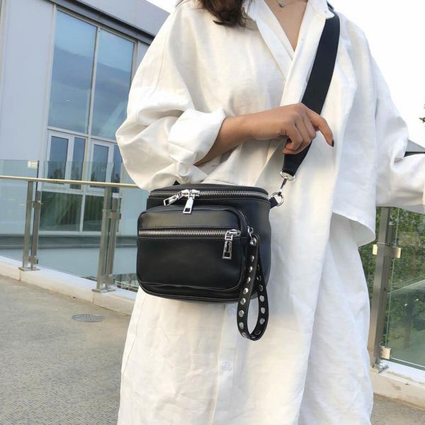 waist bag for the belt ladies purse female shoulder quality woman wallets bolsa feminina 230224
waist bag for the belt ladies purse female shoulder quality woman wallets bolsa feminina 230224