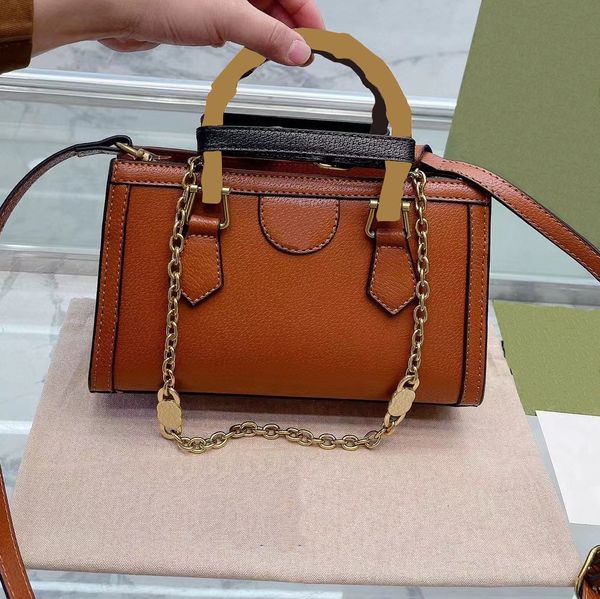 fashion totes bag outdoor handbag bamboo portable metal chain design crossbody bag
fashion totes bag outdoor handbag bamboo portable metal chain design crossbody bag