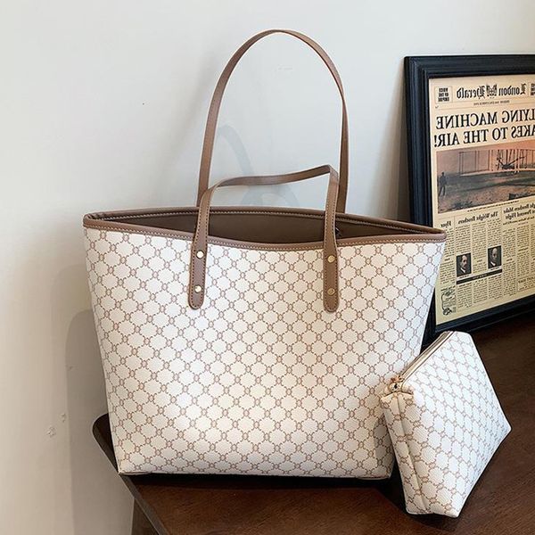 shopping bags 2 pcs/set luxury design tote bag for women large capacity handbag fashion printing shoulder bag trendy shopping bag purse 2302
shopping bags 2 pcs/set luxury design tote bag for women large capacity handbag fashion printing shoulder bag trendy shopping bag purse 2302