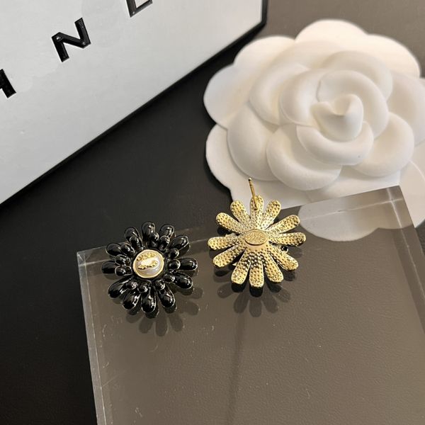 fashion girl jewelry love stud earrings popular brand designer pin earrings gifts jewelry stamps earrings classic gold plated couple, Golden;silver
fashion girl jewelry love stud earrings popular brand designer pin earrings gifts jewelry stamps earrings classic gold plated couple, Golden;silver