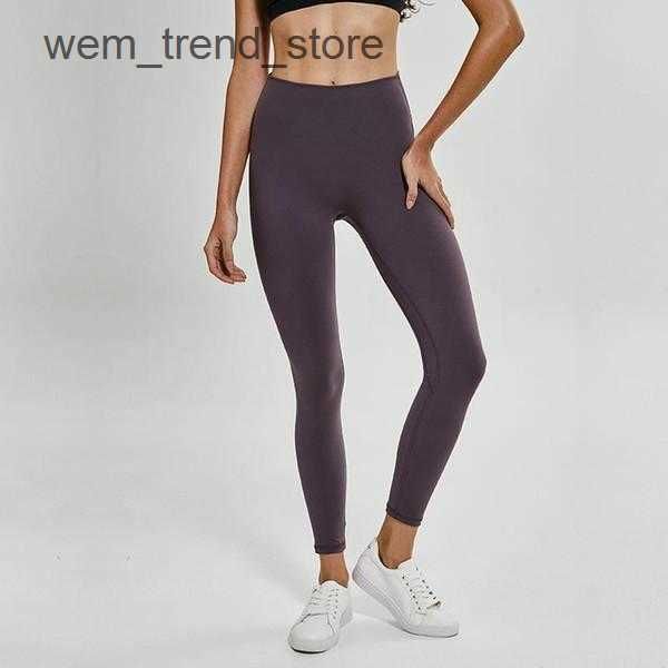 new style l- lycra fabric solid color women yoga pants high waist sports gym wear leggings elastic fitness lady overall full tights workout, Black;white
new style l- lycra fabric solid color women yoga pants high waist sports gym wear leggings elastic fitness lady overall full tights workout, Black;white