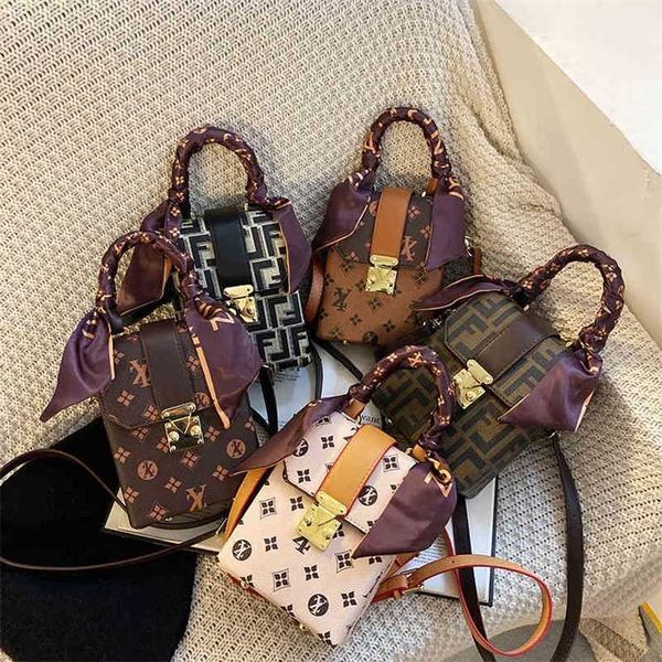 handbag 2023 new bag three dimensional square box women's flip latch shell portable small messenger shoulder
handbag 2023 new bag three dimensional square box women's flip latch shell portable small messenger shoulder