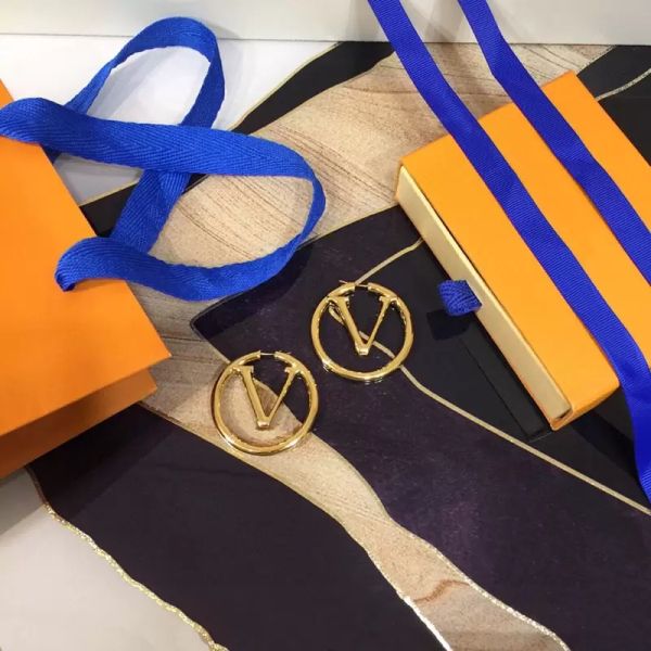 fashion ring shaped women s earrings designer letter earrings gold plated silver plated geometric earrings suitable for wedding party jewelr, Golden;silver
fashion ring shaped women s earrings designer letter earrings gold plated silver plated geometric earrings suitable for wedding party jewelr, Golden;silver