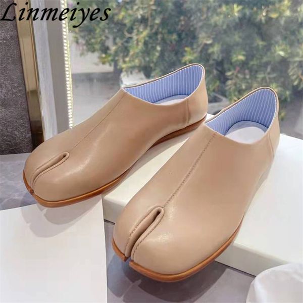 dress shoes genuine leather loafers woman casual split toe lady black white brown mules flat walking for women 230224
dress shoes genuine leather loafers woman casual split toe lady black white brown mules flat walking for women 230224
