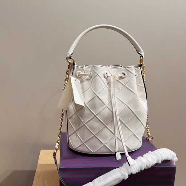 bucket bag leather shoulder bag designer handbag women fashion chain beach totes vintage crossbody bags black purse 230224
bucket bag leather shoulder bag designer handbag women fashion chain beach totes vintage crossbody bags black purse 230224