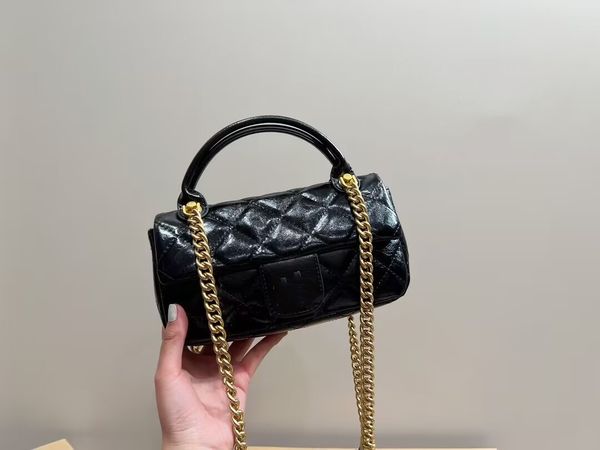 2023ss womens classic flap designer bag luxury designer patent pure cowhide strass shoulder strap matelasse chain sacoche handbags 21cm
2023ss womens classic flap designer bag luxury designer patent pure cowhide strass shoulder strap matelasse chain sacoche handbags 21cm