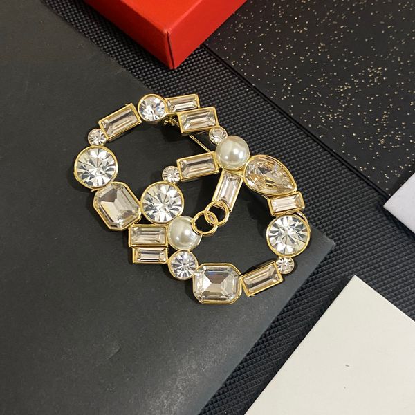 2023 luxury pins designer large diamond brooches suitable for suits highquality fashion simple jewelry match, Gray
2023 luxury pins designer large diamond brooches suitable for suits highquality fashion simple jewelry match, Gray