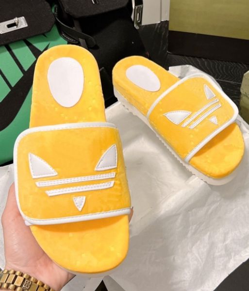 velvet women platform slippers men sports slippers women pool sandals fashion beach slide light foam runner slippers 5 color selection box, Black
velvet women platform slippers men sports slippers women pool sandals fashion beach slide light foam runner slippers 5 color selection box, Black