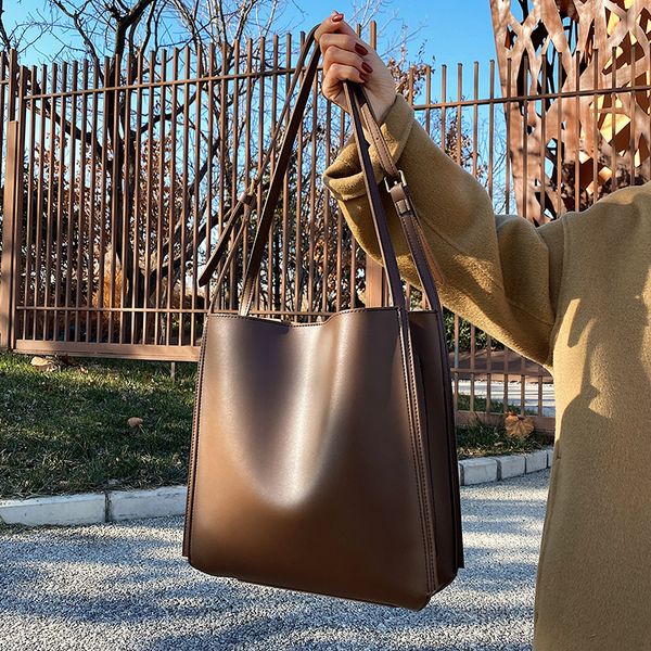 evening bags vintage fashion female tote pu leather womens designer hasp handbag capacity shoulder messenger bag 230224
evening bags vintage fashion female tote pu leather womens designer hasp handbag capacity shoulder messenger bag 230224