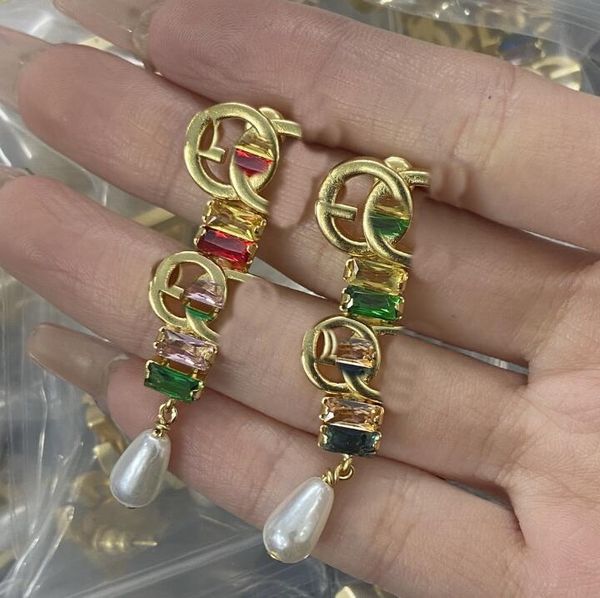 new designed earring stud copper earrings d letters pendant 18k gold plated anti allergy women's ear clip designer lady jewelry gifts d, Golden;silver
new designed earring stud copper earrings d letters pendant 18k gold plated anti allergy women's ear clip designer lady jewelry gifts d, Golden;silver