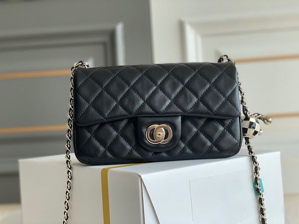 fashion classic clamshell shoulder pocket tote clutch bag luxury designer lambskin quilted 19 travel cosmetics bag 7a quality vacation chain
fashion classic clamshell shoulder pocket tote clutch bag luxury designer lambskin quilted 19 travel cosmetics bag 7a quality vacation chain
