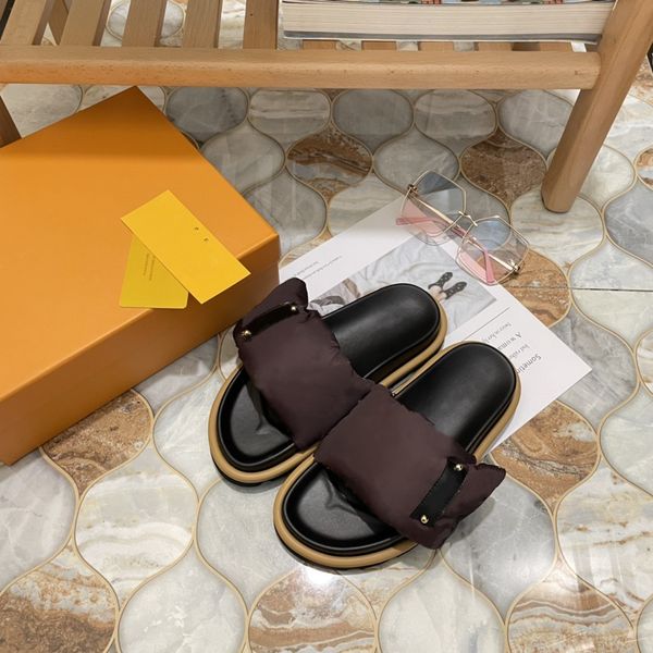 designer embossed slippers men women pillow comfort mules sandals beach slide slide foam runner comfortable fluffy upper with box, Black
designer embossed slippers men women pillow comfort mules sandals beach slide slide foam runner comfortable fluffy upper with box, Black