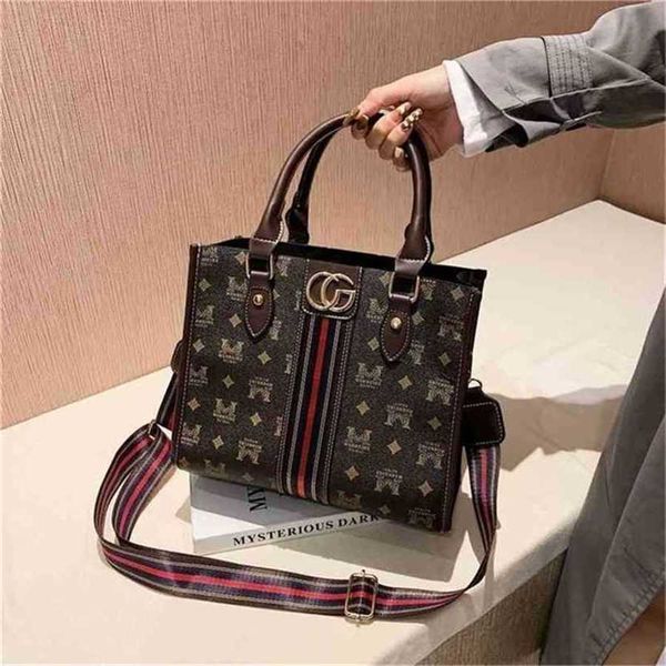 30% off handbag 2023 new bag large capacity women's spring leisure red texture broadband shoulder messenger
30% off handbag 2023 new bag large capacity women's spring leisure red texture broadband shoulder messenger
