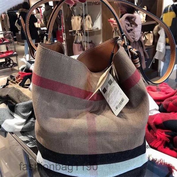 bag new luxury designer burbrerys women handbags korean east gate canvas lattice bucket bag womens new 2023 fashion ins fashion net red mess
bag new luxury designer burbrerys women handbags korean east gate canvas lattice bucket bag womens new 2023 fashion ins fashion net red mess