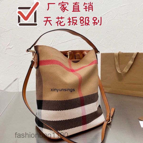 bag new luxury designer bags burbrery women 2023 new cowhide canvas checked bucket fashion temperament vintage classic handbag shoulder y2xa
bag new luxury designer bags burbrery women 2023 new cowhide canvas checked bucket fashion temperament vintage classic handbag shoulder y2xa