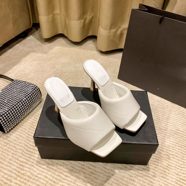 2023 luxury heels designer sandals women fashion letter comfortable lining leather, Black
2023 luxury heels designer sandals women fashion letter comfortable lining leather, Black