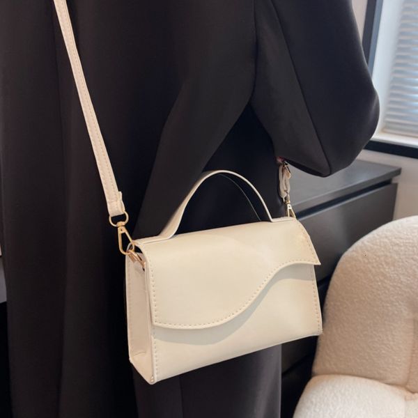 evening bags niche design retro womens bag trend atmosphere wild shoulder for women fashion texture crossbody wholesale 230224
evening bags niche design retro womens bag trend atmosphere wild shoulder for women fashion texture crossbody wholesale 230224