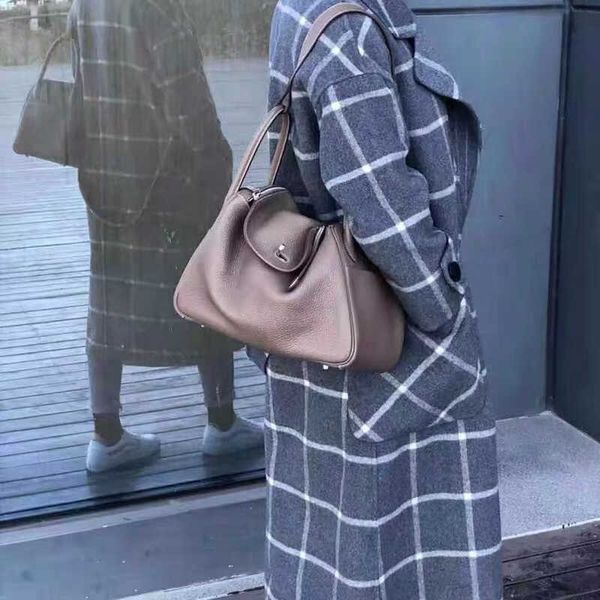 original designer h lindys single handle bags 2023 new firt layer leather lindysi bag women doctor one houlder portable medicine veratile fa
original designer h lindys single handle bags 2023 new firt layer leather lindysi bag women doctor one houlder portable medicine veratile fa