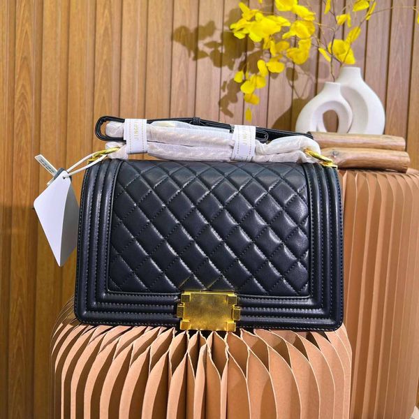 boy classic woven diamond lattice hand bag womens messenger bag luxury large capacity handbags sheepskin leather quilted multi function desi
boy classic woven diamond lattice hand bag womens messenger bag luxury large capacity handbags sheepskin leather quilted multi function desi