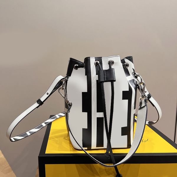 drawstring mini totes bag bucket crossbody bags women handbag purse string leather graffiti letters detachable strap vacation travel handbag
drawstring mini totes bag bucket crossbody bags women handbag purse string leather graffiti letters detachable strap vacation travel handbag